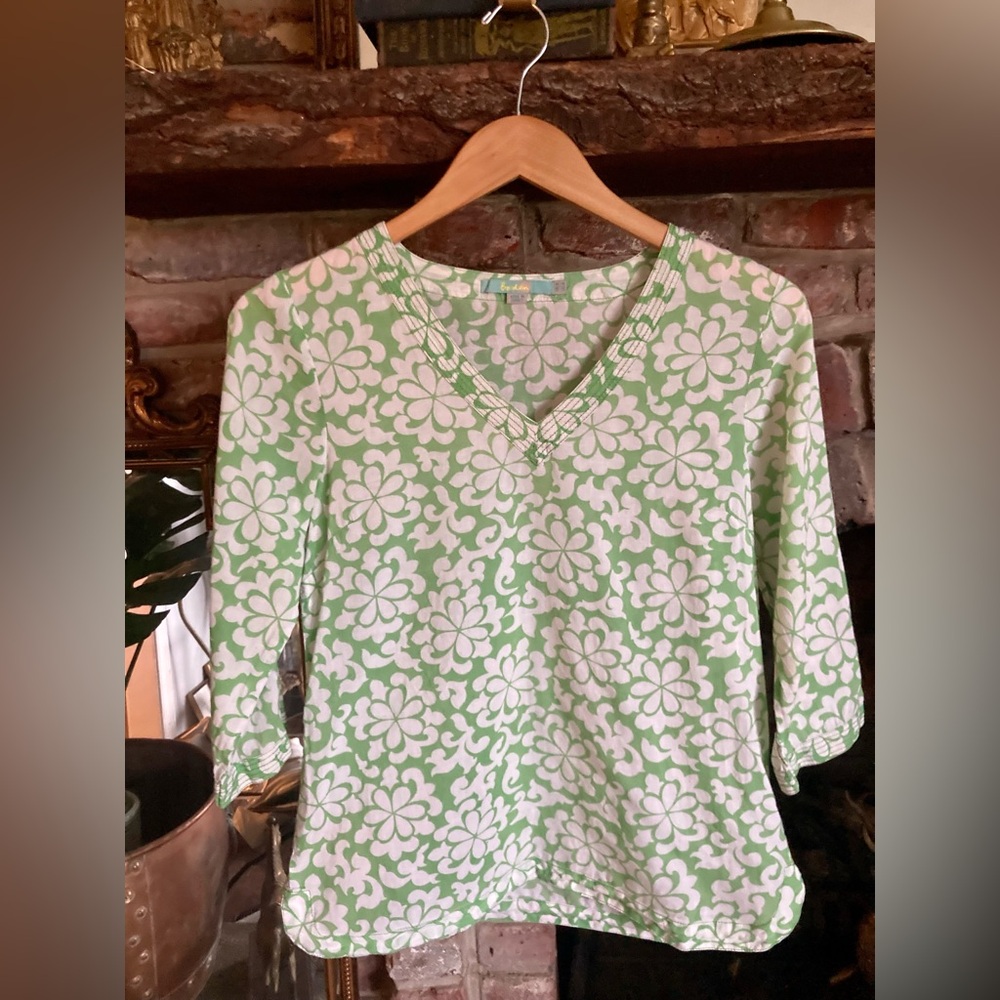 BODEN Green & White Floral V-Neck Cottagecore Tunic Top Resort Preppy Vintage